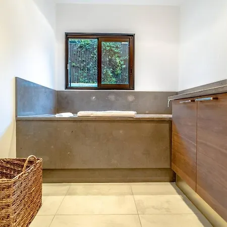 Incroyable Villa, Bord De Mer, Piscine, Climatisee * サントロペ