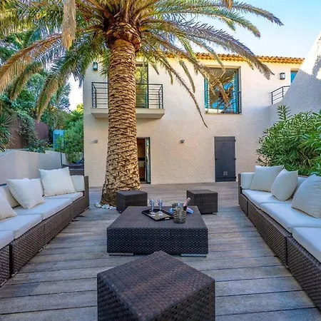 Incroyable Villa, Bord De Mer, Piscine, Climatisee ホテル