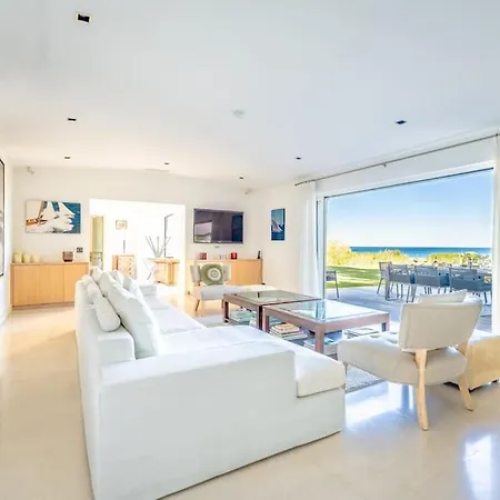Incroyable Villa, Bord De Mer, Piscine, Climatisee