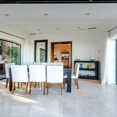 Incroyable Villa, Bord De Mer, Piscine, Climatisee