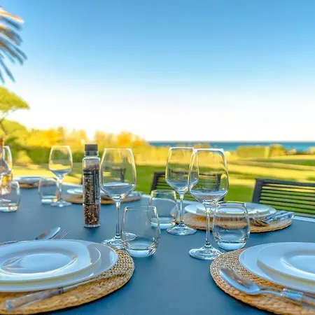 Incroyable Villa, Bord De Mer, Piscine, Climatisee *