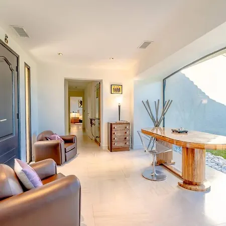 Incroyable Villa, Bord De Mer, Piscine, Climatisee فندق سان تروبيه